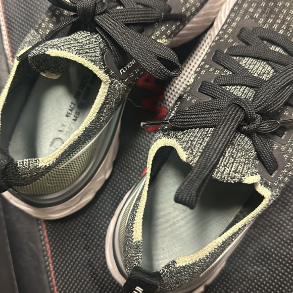 Nike react shoes - Picture 3 of 5